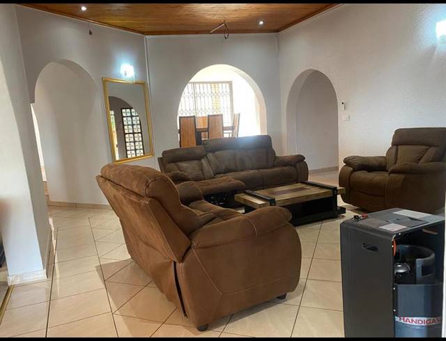 5 BEDROOM HOUSE FOR SALE IN GLENVISTA